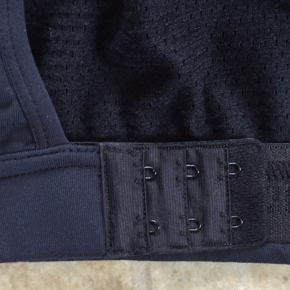 Sugoi - Bridget Sports Bra - Black - Picture 3 of 5
